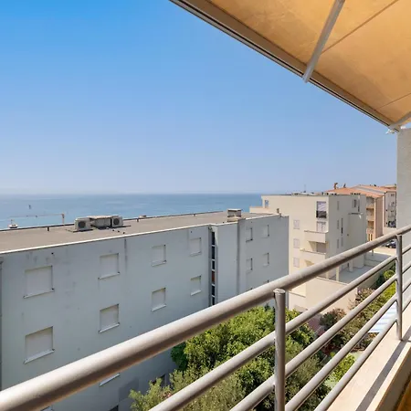 Jolie Iii Apartman *