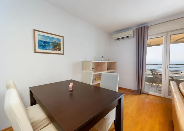 Apartment Jolie Iii *