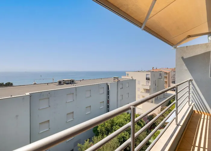 Jolie Iii Apartment *